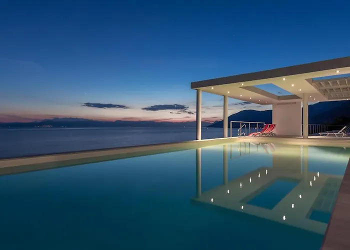 Super Luxurious Villa - 600M² - Up To 22 People Edipsos photo