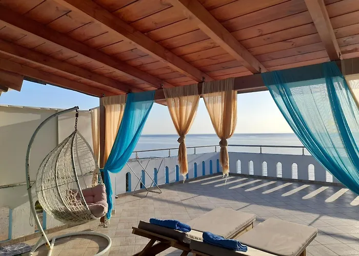 Delfini Aparthotel Akhladherí foto