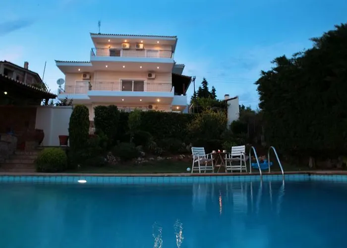 Family And Friends Pool House Hotel Malesina photo